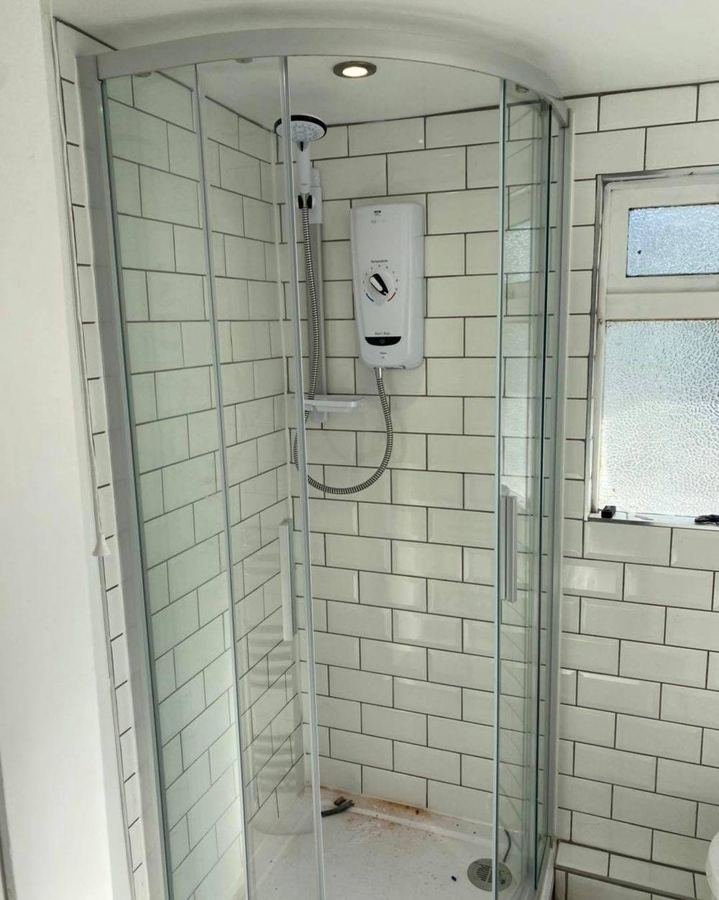 Electric shower installation
